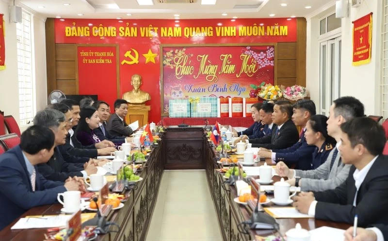 Quang cảnh buổi thăm, chúc tết giữa các cơ quan.