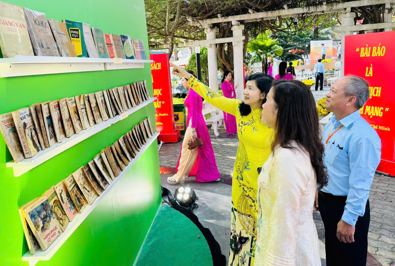 Không gian trưng bày sách quý hiếm của các nhà sưu tập tư nhân.