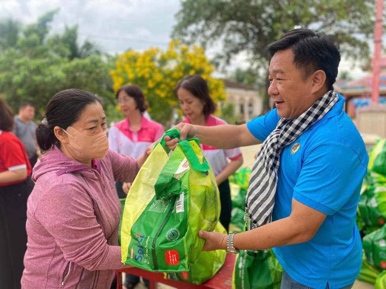 Đoàn Thanh niên Saigon Co.op tổ chức hàng trăm chuyến bán hàng lưu động phục vụ cao điểm Tết