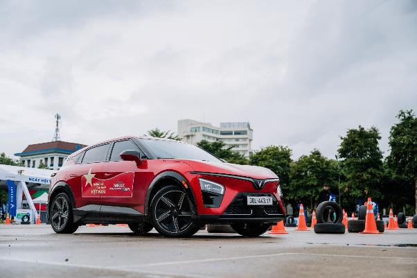 Chỉ từ hơn 700 triệu đồng sở hữu SUV điện mạnh, sành điệu, công nghệ nhất phân khúc C-SUV cho gia đình đi Tết