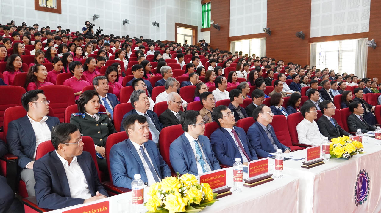 Bộ trưởng Nguyễn Hải Ninh dự lễ công bố thành lập Phân hiệu Trường Đại học Luật TP Hồ Chí Minh tại Quảng Trị