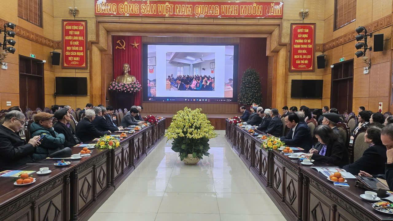 Phường Tây Hồ gặp mặt, tri ân cán bộ lão thành trong dịp Tết Bính Ngọ 2026