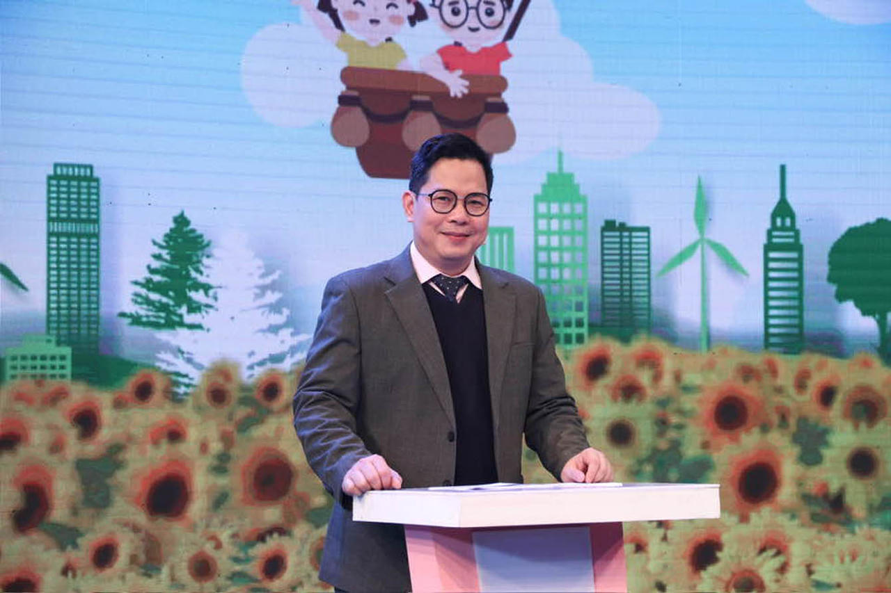 'Chạm' thế giới bằng tiếng Anh trong kỷ nguyên số