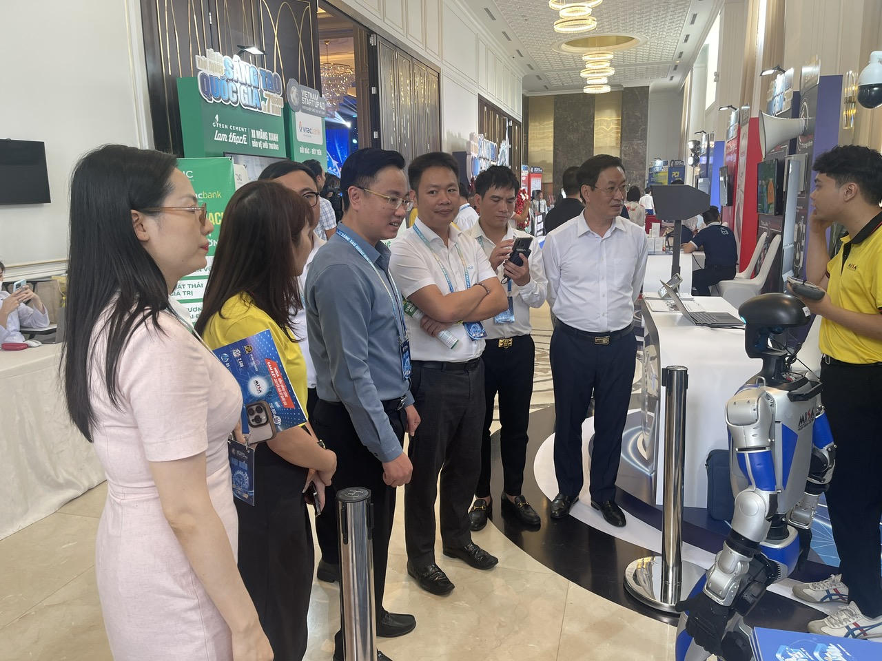 Quảng Ninh: Chủ động tháo gỡ điểm nghẽn về thủ tục hành chính - Bài 1: Nhận diện rõ những khó khăn, vướng mắc ở cơ sở để có giải pháp kịp thời