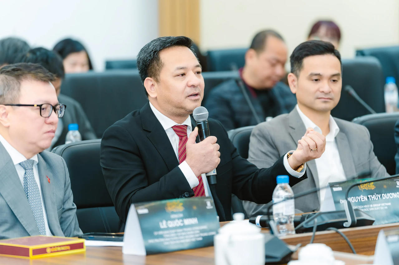 Ông Nguyễn Thùy Dương - Giám đốc sản xuất MV chia sẻ về quá trình sản xuất MV (ảnh H.S)