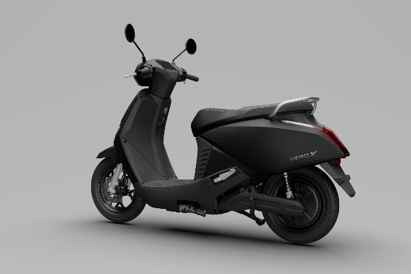 Nữ chủ xe bật mí lý do lựa chọn Vero X: Cốp rộng mênh mông, lái chắc chắn, vận hành siêu tiết kiệm