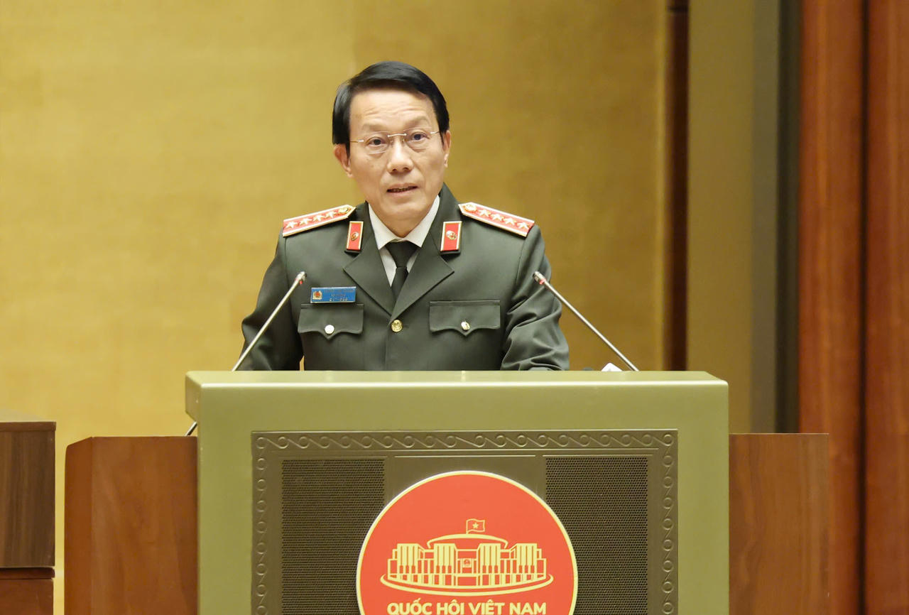 Đặt an ninh xuyên suốt mọi lĩnh vực phát triển đất nước