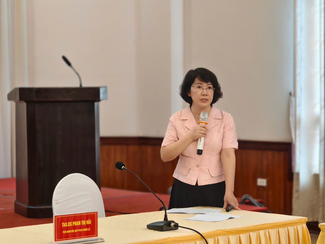 Ths. Phan Thị Hải - Phó Giám đốc Quỹ Phòng, chống tác hại của thuốc lá trình bày tham luận tại hội thảo. Ảnh: P.V.