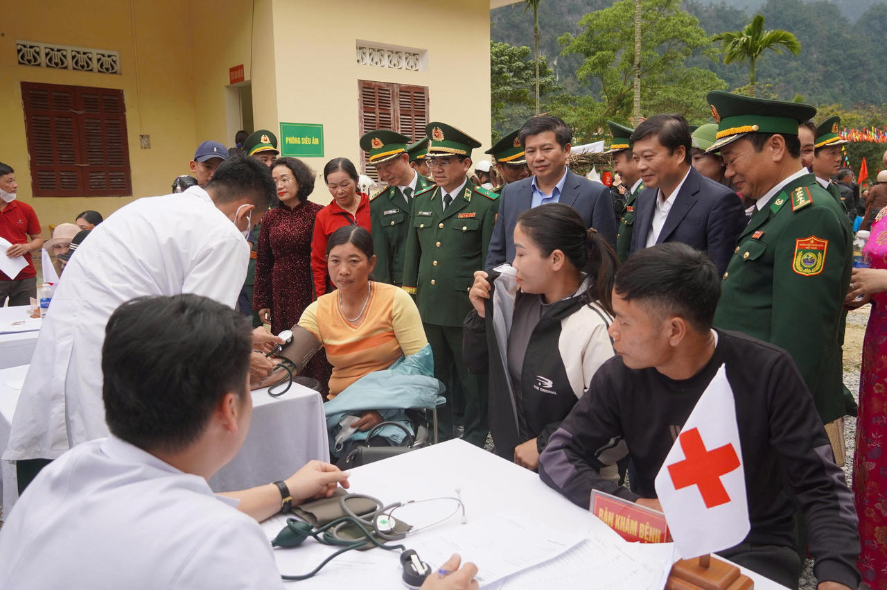 Xuân về nơi phên dậu Tổ quốc - Ấm lòng dân bản, bền chặt thế trận lòng dân