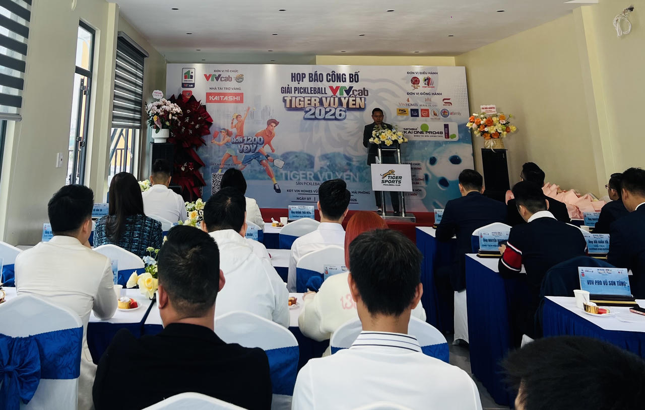 Quang cảnh họp báo.