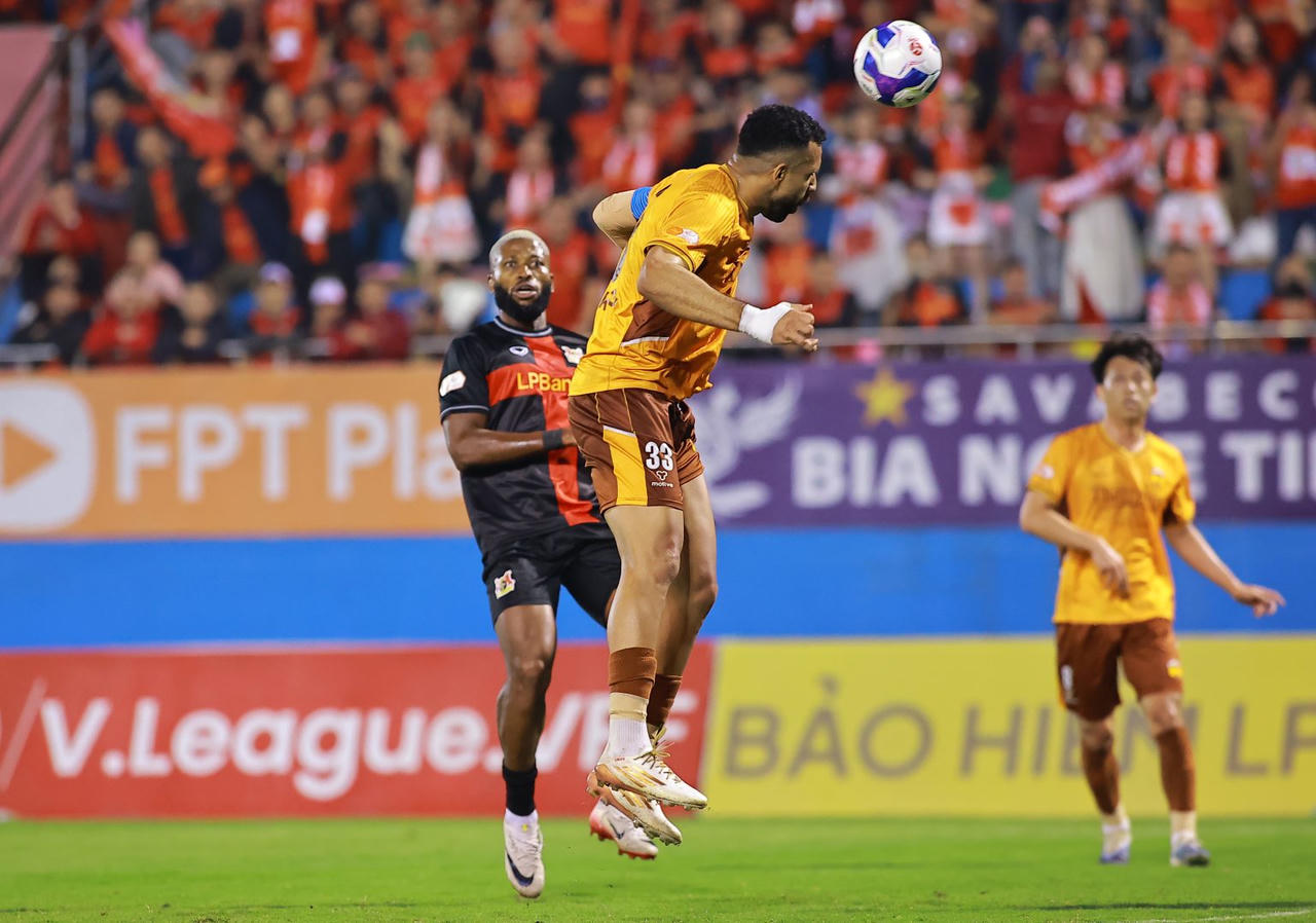 Ninh Bình FC 'gục ngã' trên sân nhà