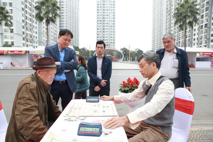 Hà Nội: Rộn ràng Hội chợ Xuân và Ngày hội văn hóa - thể thao phường Vĩnh Tuy