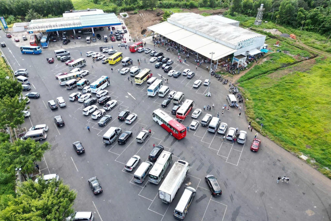 Cục Đường bộ (Bộ Xây dựng): Cao tốc Bắc - Nam dự kiến khai thác 21 địa điểm dừng nghỉ dịp Tết