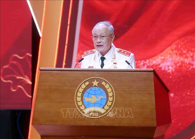 Trung tướng Nguyễn Xuân Xinh, Nguyên Phó Tổng Cục trưởng Tổng cục Tình báo Công an nhân dân phát biểu. Ảnh: Phạm Kiên/TTXVN.