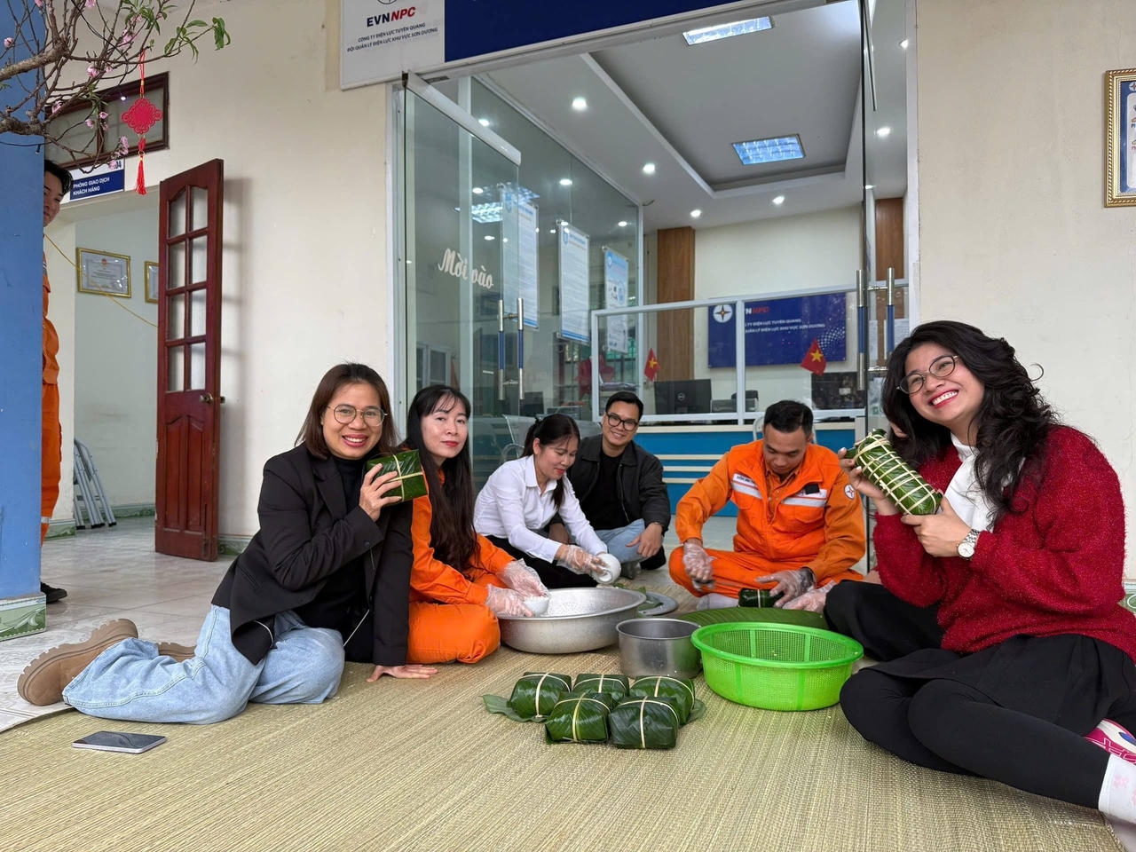 Chuyện trực Tết của những 'chiến sỹ áo cam'