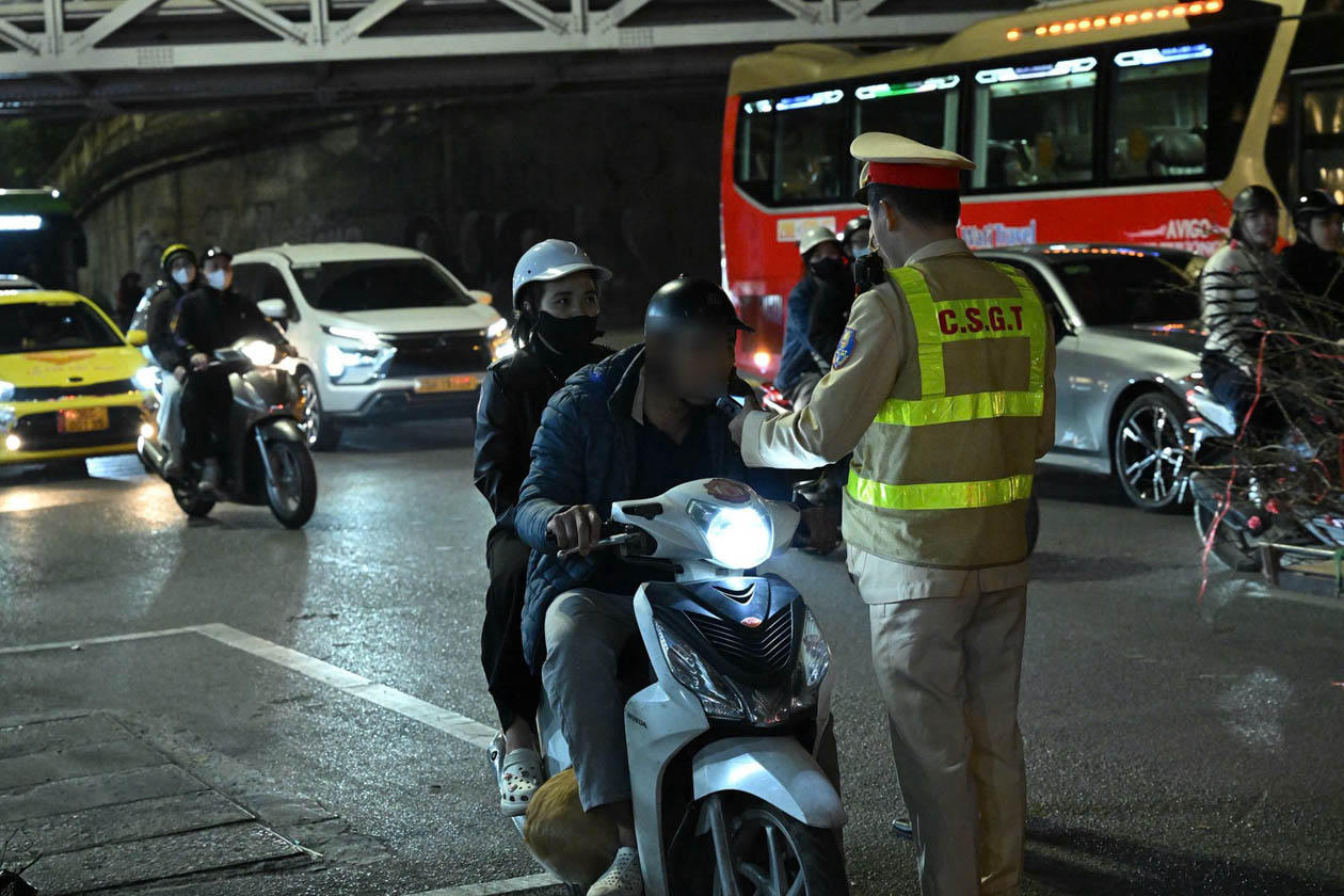 Siết chặt kiểm tra, xử lý vi phạm nồng độ cồn vì một mùa Tết an toàn