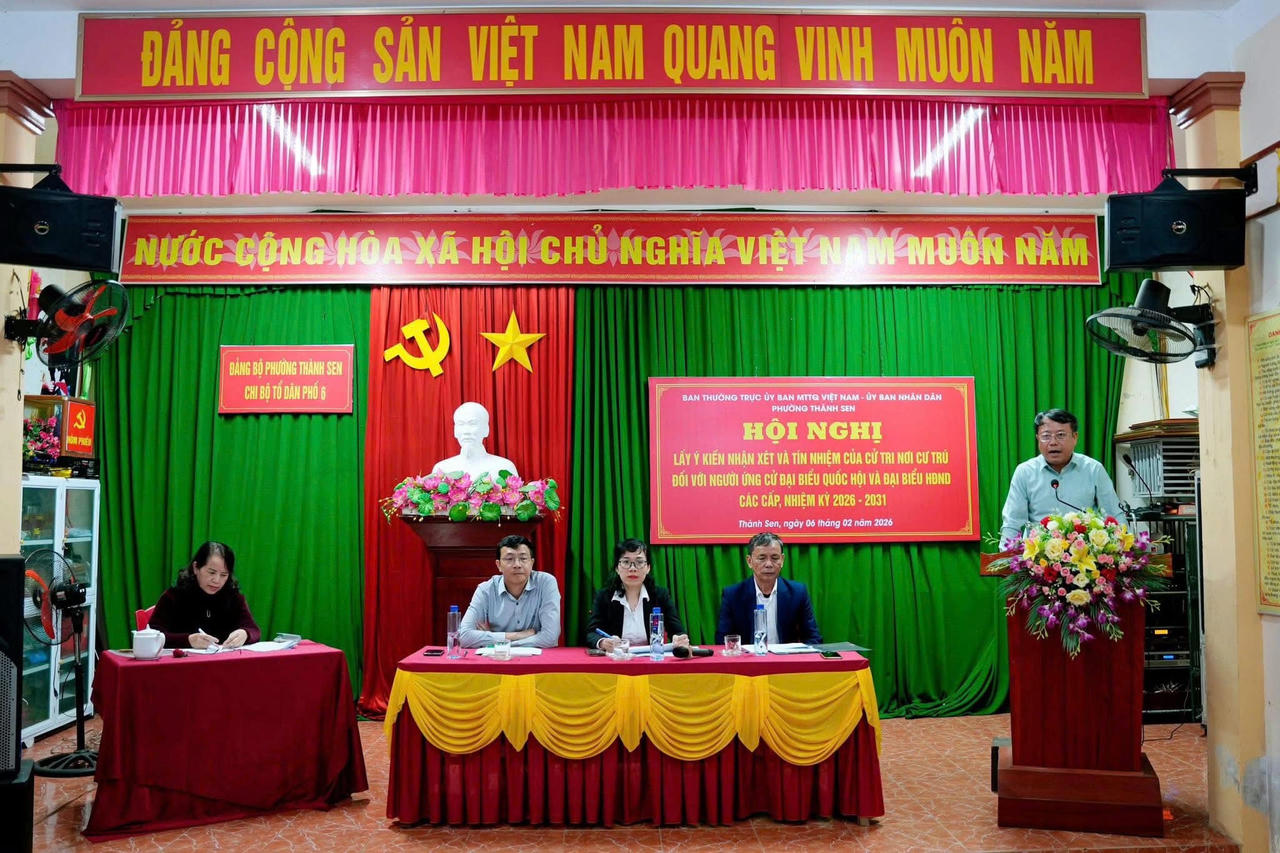 Ban Thường trực UBMTTQ phường Thành Sen (Hà Tĩnh) tổ chức Hội nghị lấy ý kiến nhận xét và tín nhiệm của cử tri nơi cư trú đối với những người ứng cử đại biểu Quốc hội và HĐND các cấp.