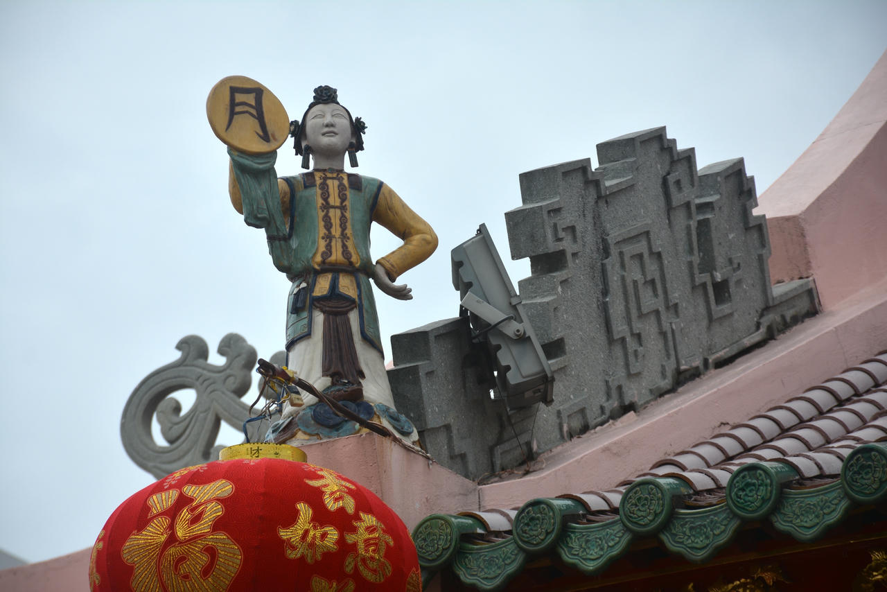 Hoan hỉ tiếu tượng Chùa Ông 