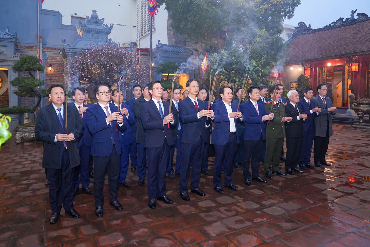 Lãnh đạo TP Hải Phòng dâng hương tại các di tích lịch sử, nhà tưởng niệm dịp Tết Bính Ngọ 2026