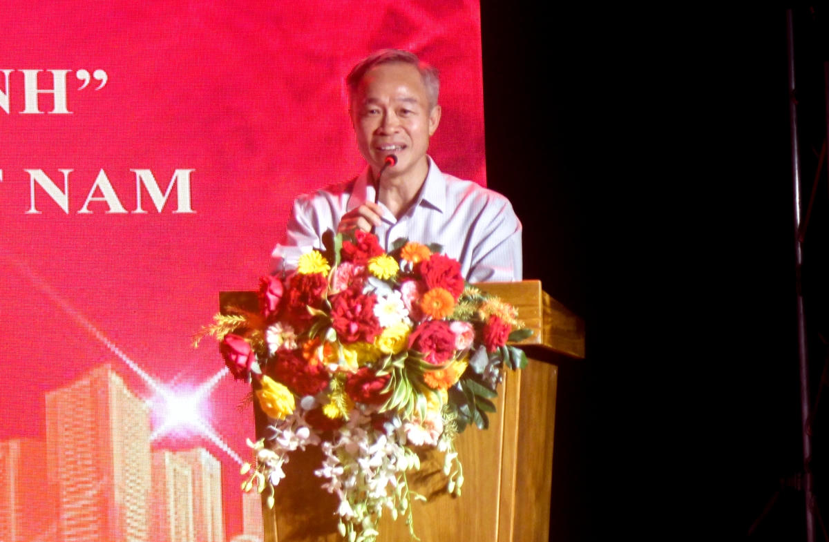 Ông Dương Công Thuyên - đại diện doanh nghiệp phát biểu