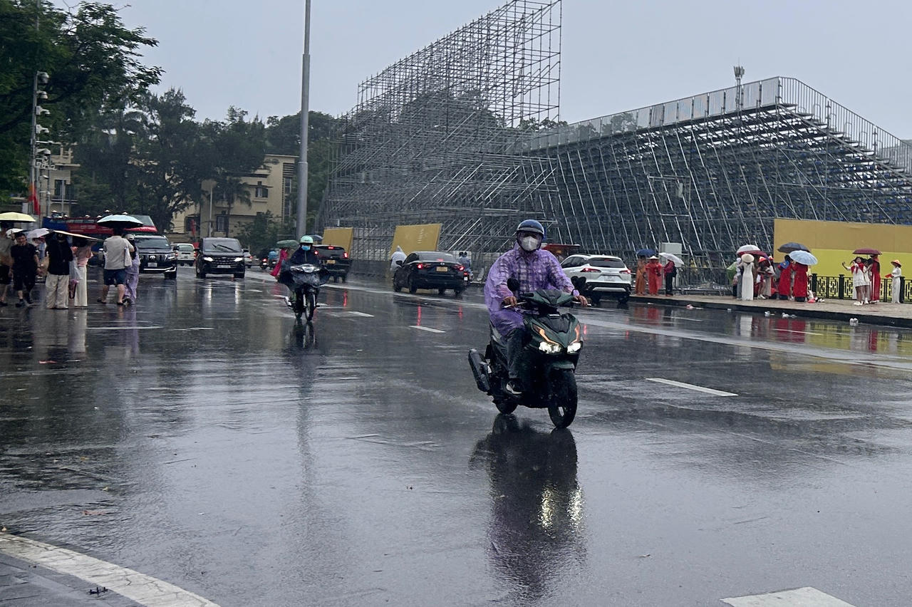 Thời tiết ngày 9/2: Hà Nội mưa rào, trời rét đậm