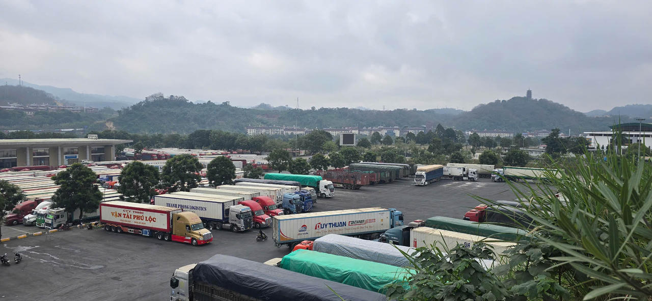 Phát triển kinh tế biên mậu là một nhiệm vụ quan trọng nhằm hiện thực hóa mục tiêu đưa Lào Cai trở thành cực tăng trưởng, trung tâm kết nối giao thương kinh tế quốc tế.