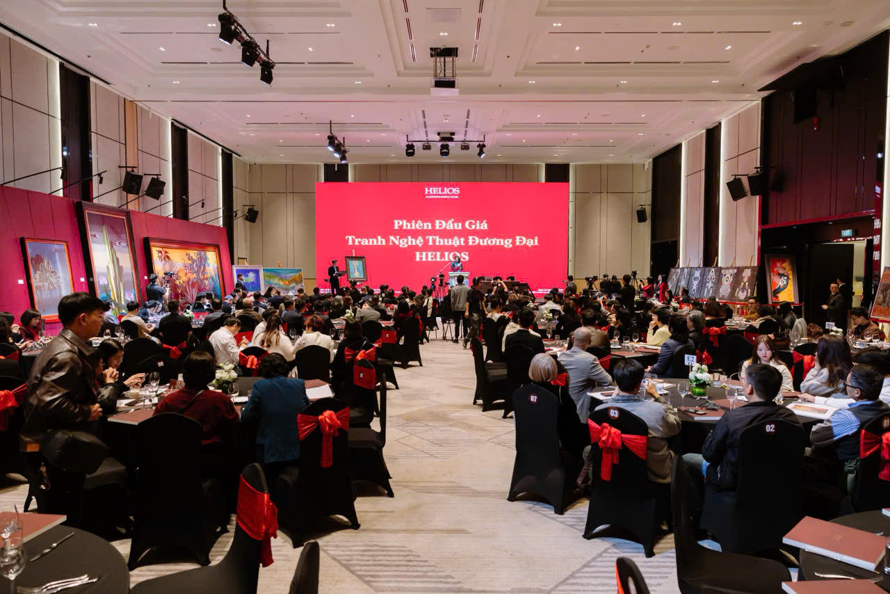 Toàn cảnh phiên đấu giá