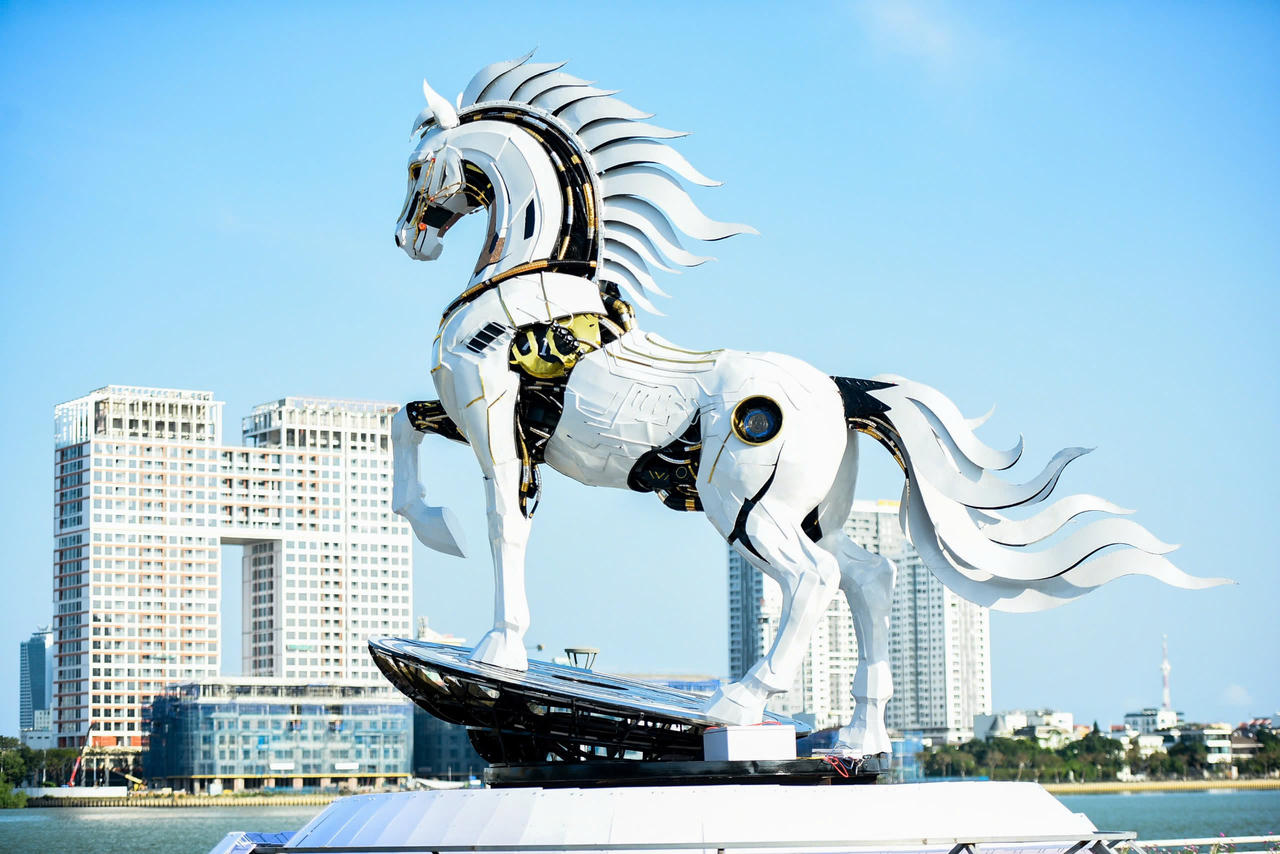 Sở Xây dựng Đà Nẵng đề xuất đặt linh vật Kim Mã 4.0 tại Công viên Phần mềm sau khi kết thúc thời gian trang trí Tết.