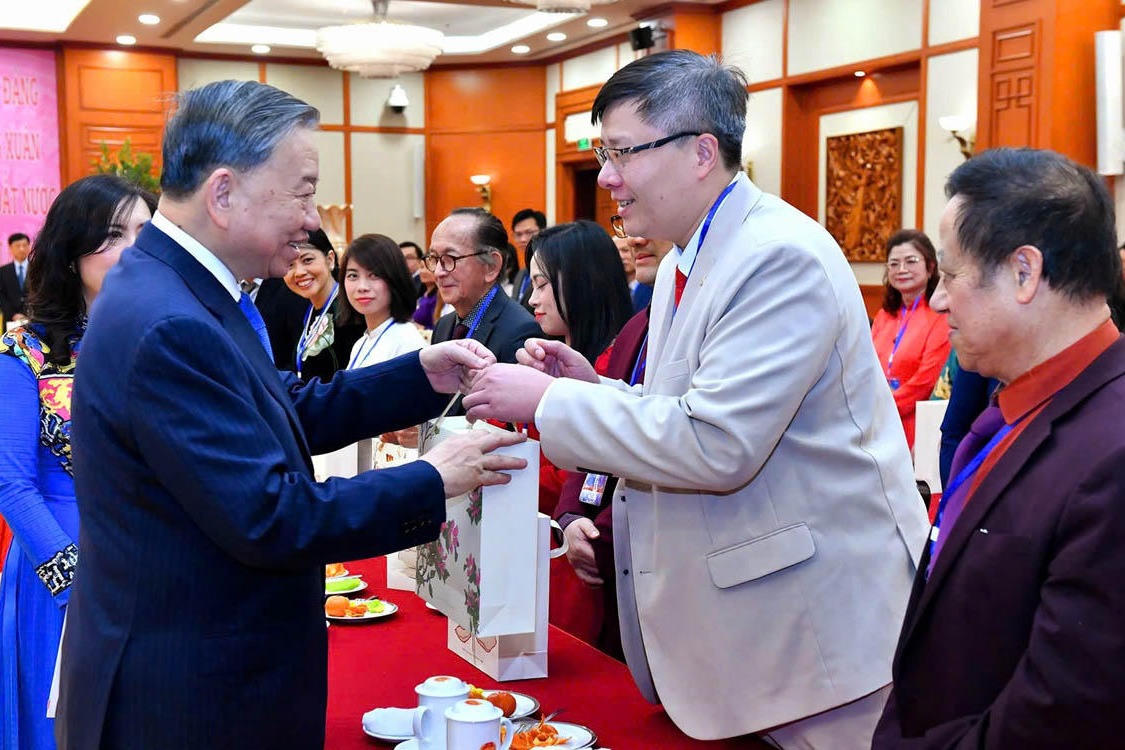 Xuân Quê hương: Kiều bào cùng hiện thực khát vọng phát triển đất nước hùng cường Xuân Quê hương: Kiều bào cùng hiện thực khát vọng phát triển đất nước hùng cường