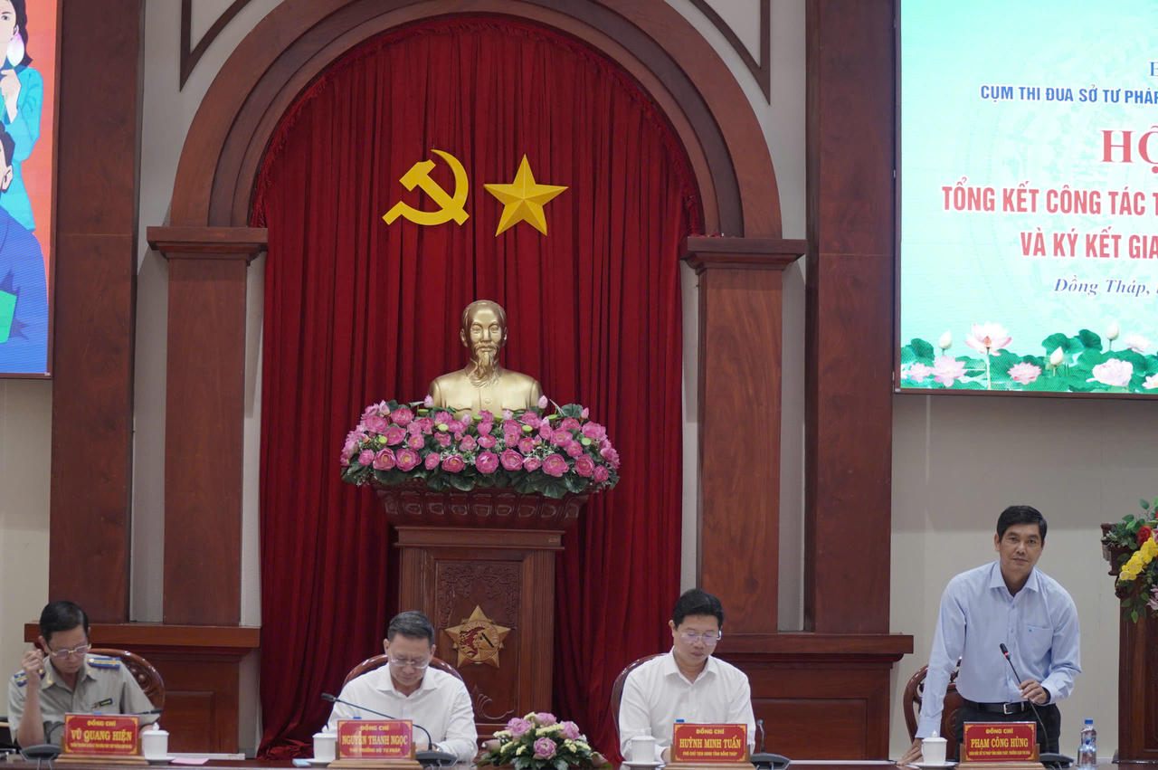 Giám đốc Sở Tư pháp Đồng Tháp Phạm Công Hùng điều hành Hội nghị