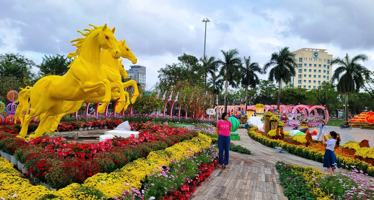Đà Nẵng và Quảng Ngãi trình làng linh vật ngựa mang khát vọng bứt phá
