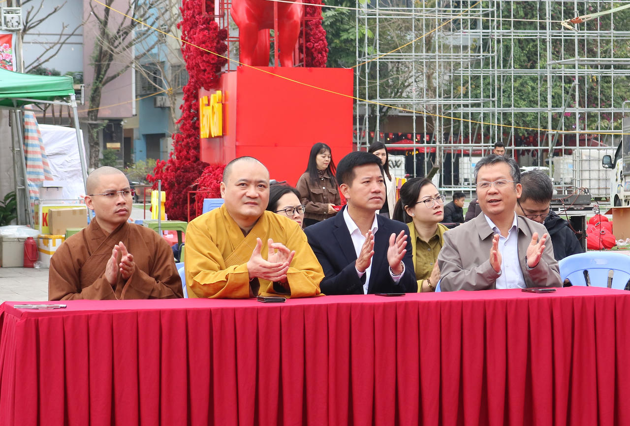 Các đại biểu tham dự ngày hội.