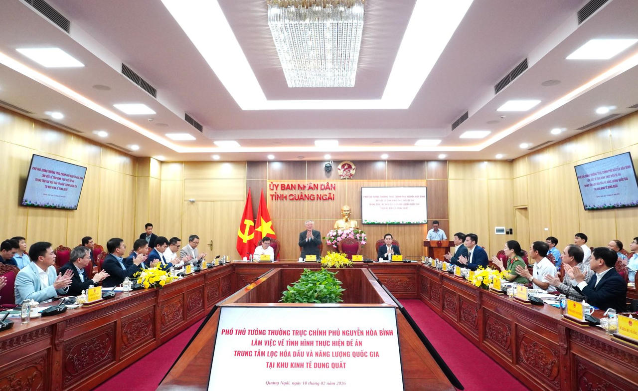 Quang cảnh buổi làm việc.