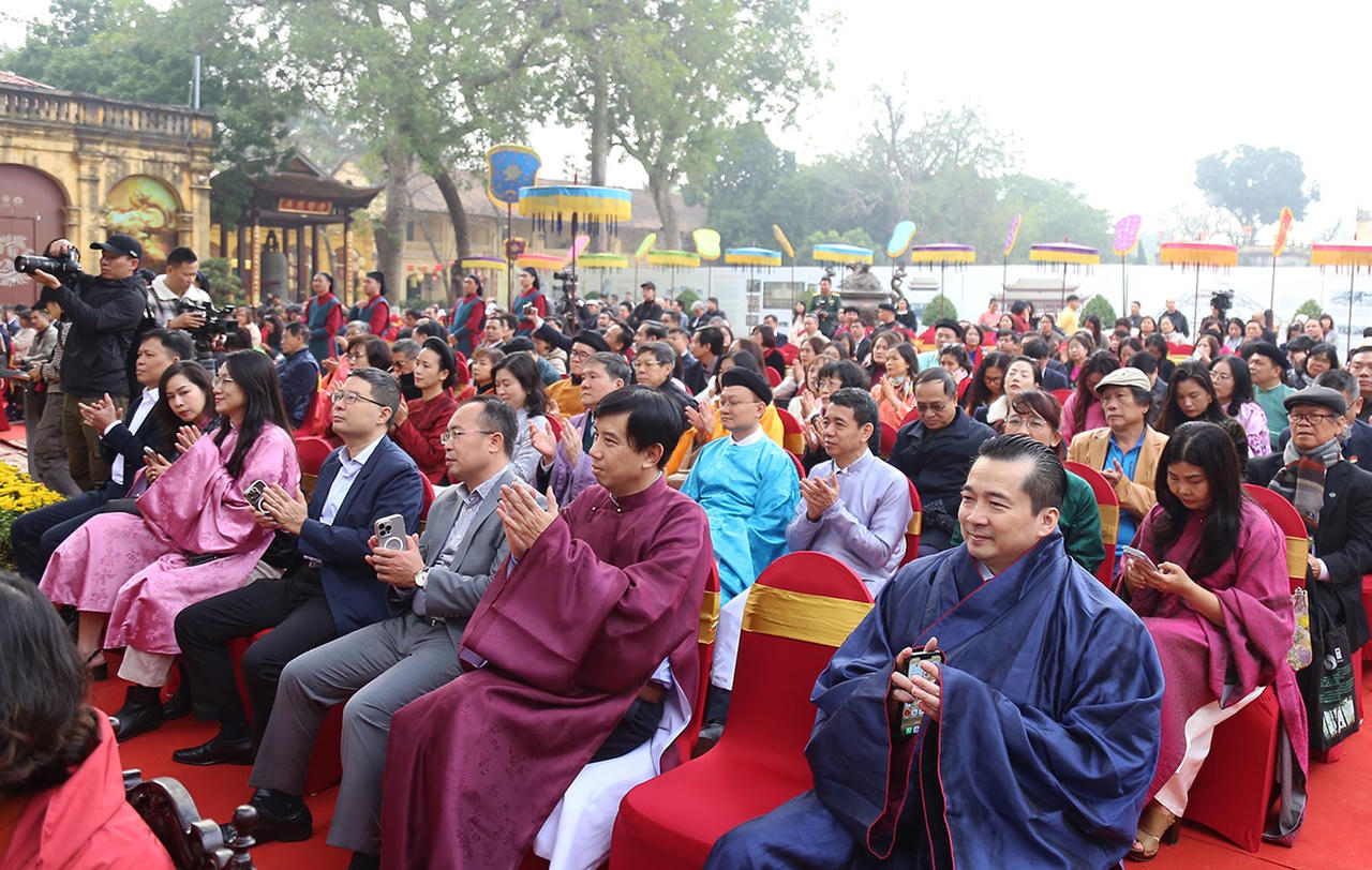 Các đại biểu tại chương trình.