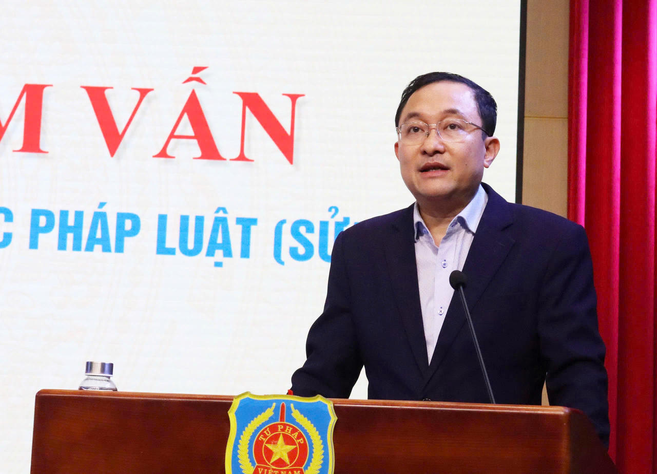 Phó Cục trưởng Cục PBGDPL và Trợ giúp pháp lý Phan Hồng Nguyên.