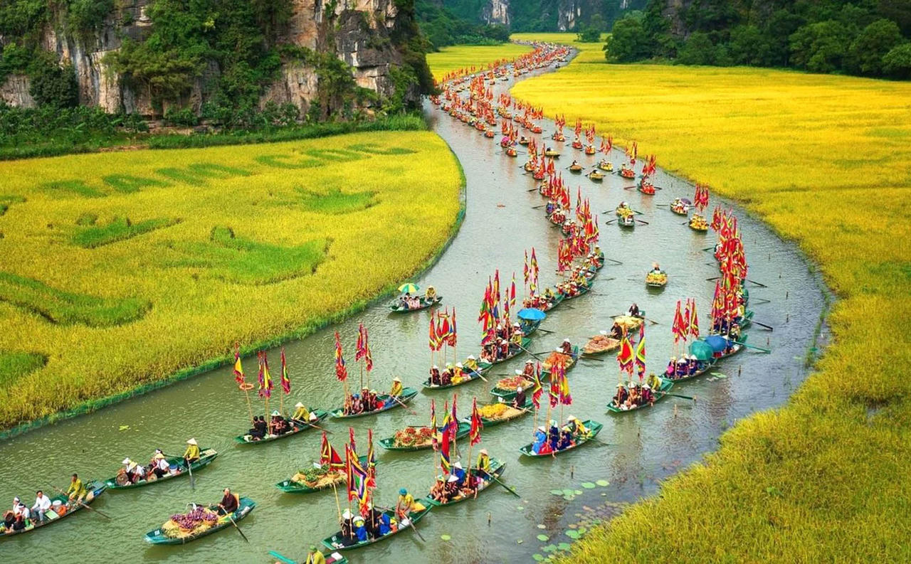 Tam Cốc - một điểm đến hấp dẫn của du khách trong và ngoài nước.