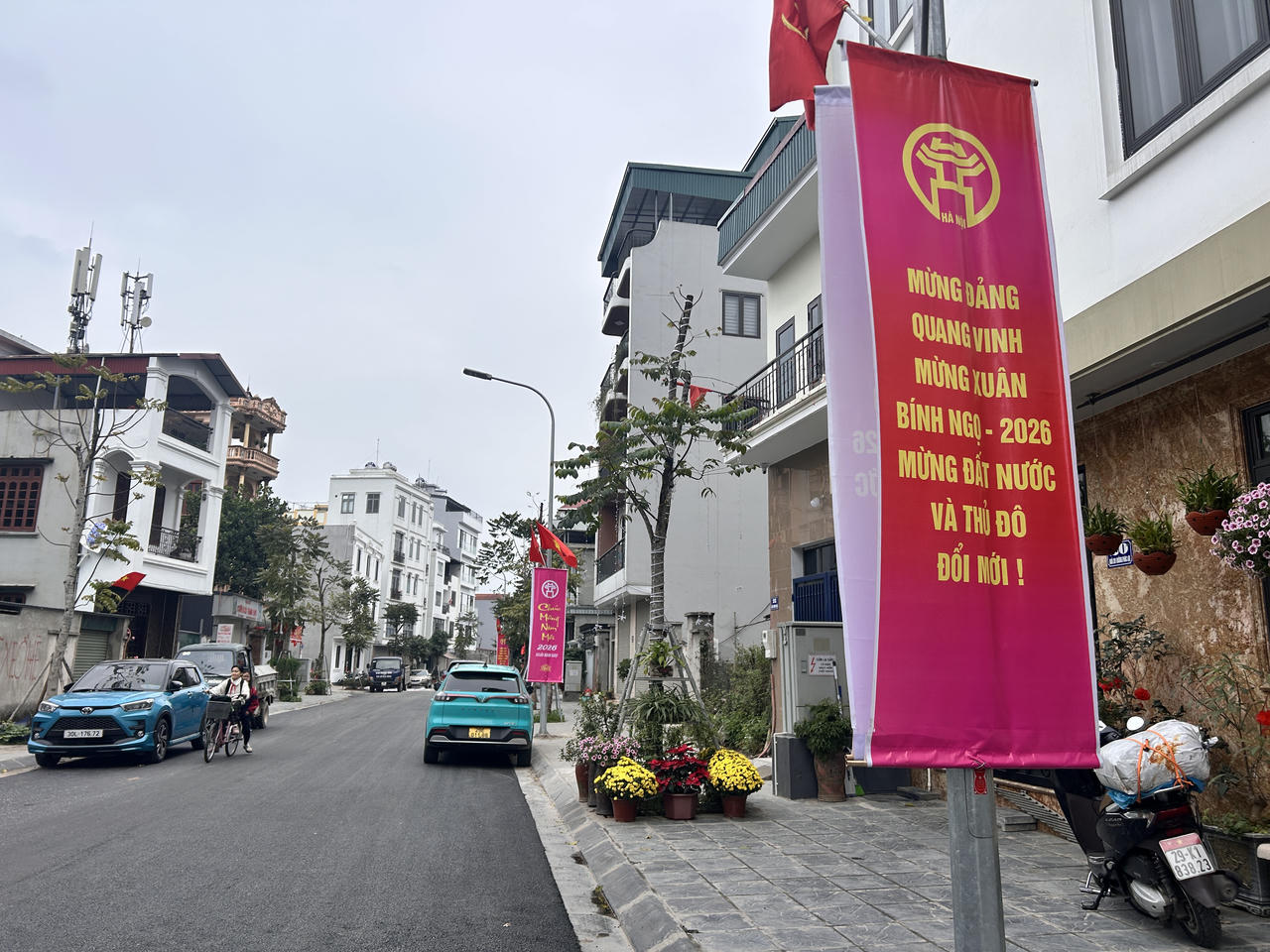 Phố phường Hà Nội rộn ràng đón Tết Nguyên đán