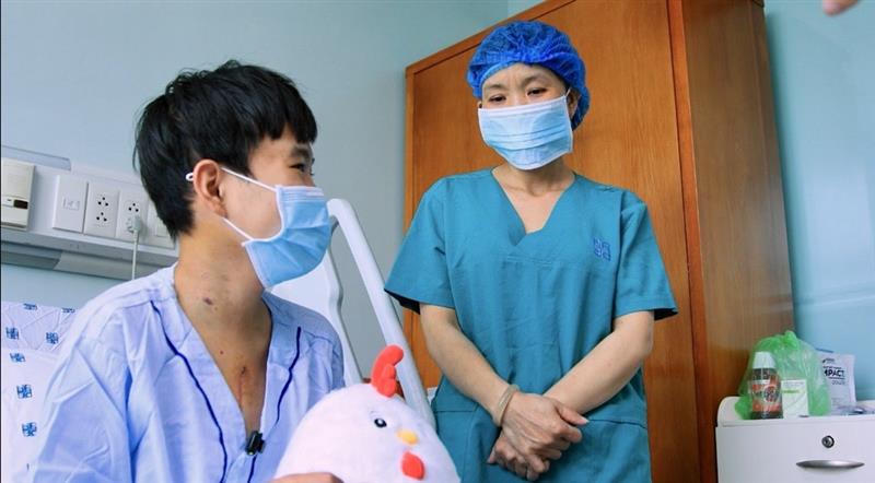 Đồng hành hồi sinh sự sống cho ca ghép tim 15 tuổi: Dấu ấn nhân ái từ Quỹ Chạm Yêu Thương