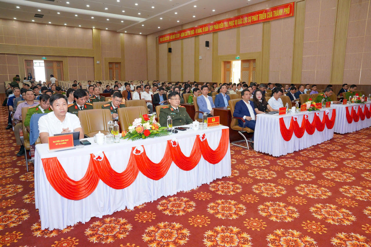 Các đại biểu tham dự Hội nghị.