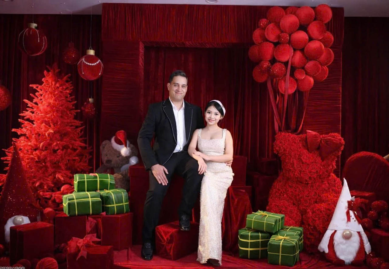 Đối với Quỳnh Anh, những món ăn như bánh chưng, nem rán, ô mai thường được cô giới thiệu cho bạn bè quốc tế và hôn phu người Mỹ. (Ảnh: NVCC)