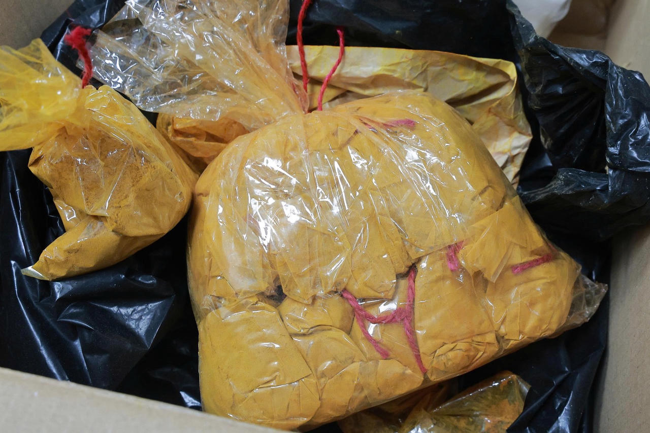 Chất Vàng O bị thu giữ.