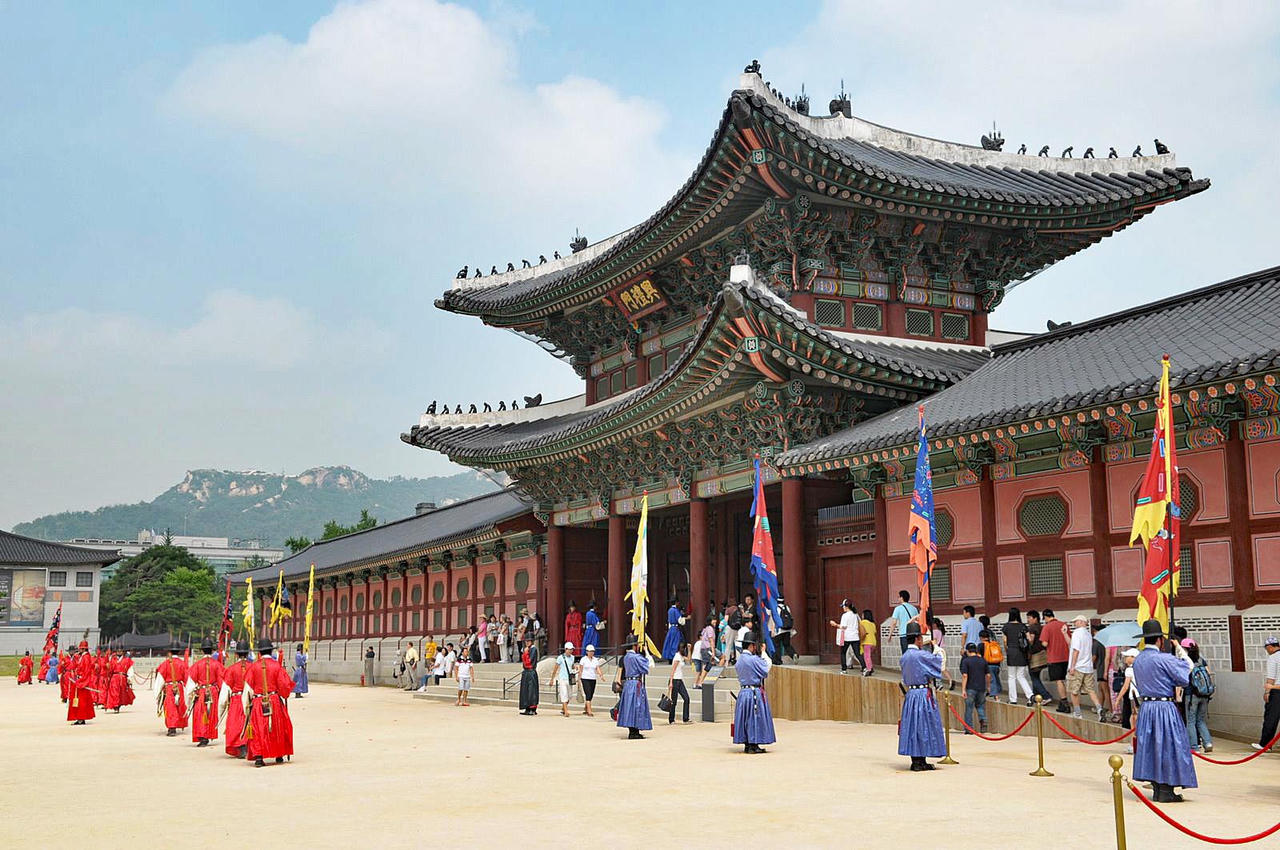 Nghi lễ đổi gác tại cung điện Gyeongbokgung. (Ảnh trong bài: P.V)