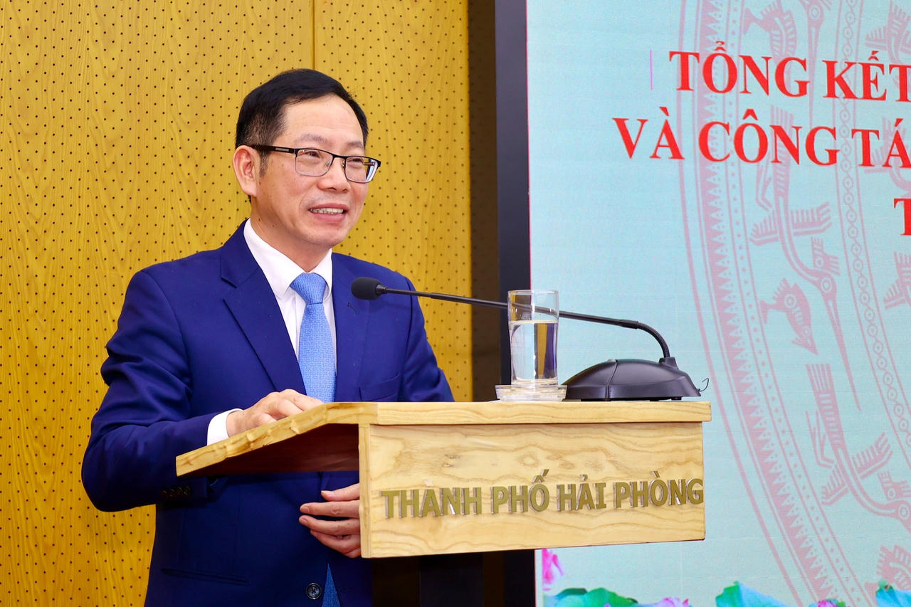 Phó Chủ tịch UBND thành phố Vũ Tiến Phụng phát biểu tại Hội nghị