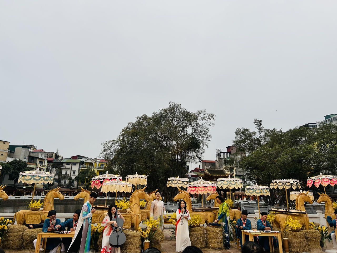 Lễ khai mạc Hội chữ Xuân Bính Ngọ 2026 với chủ đề “Quốc học”, mở đầu chuỗi hoạt động văn hóa - nghệ thuật chào mừng xuân mới (Ảnh: Thùy Dương).