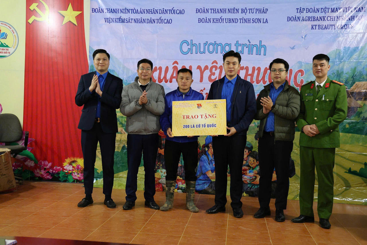 “Xuân yêu thương - Tết ấm vùng cao” hành trình Tết ấm tại Suối Tọ