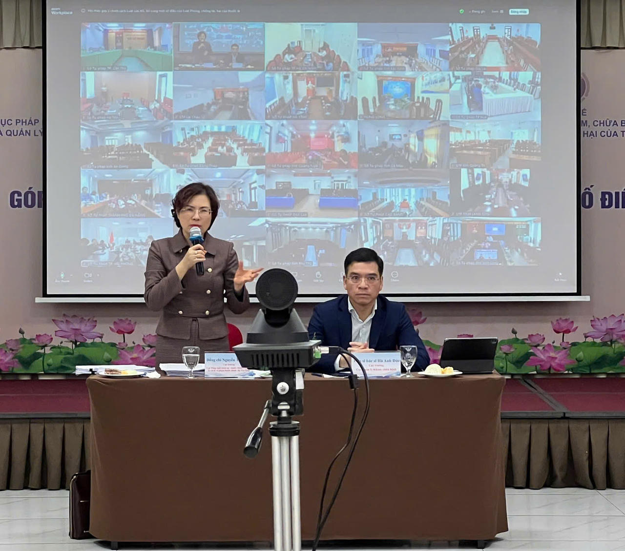 Cục trưởng Cục Pháp luật hình sự - hành chính và Quản lý xử lý vi phạm hành chính, Bộ Tư pháp&nbsp;Nguyễn Thị Hạnh phát biểu tại Hội thảo.