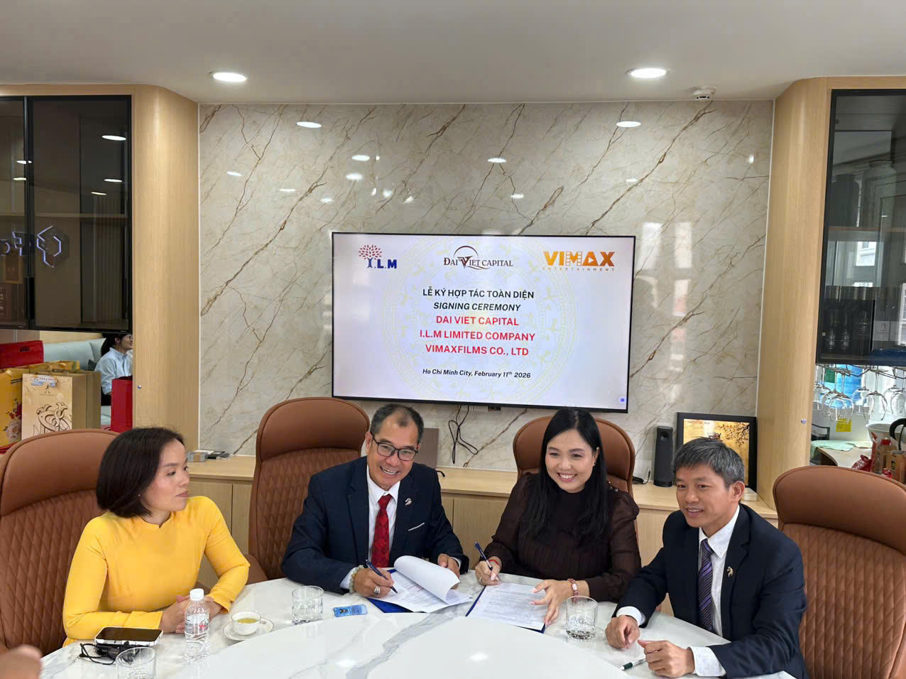 Hình ảnh ký kết giữa các Công ty.