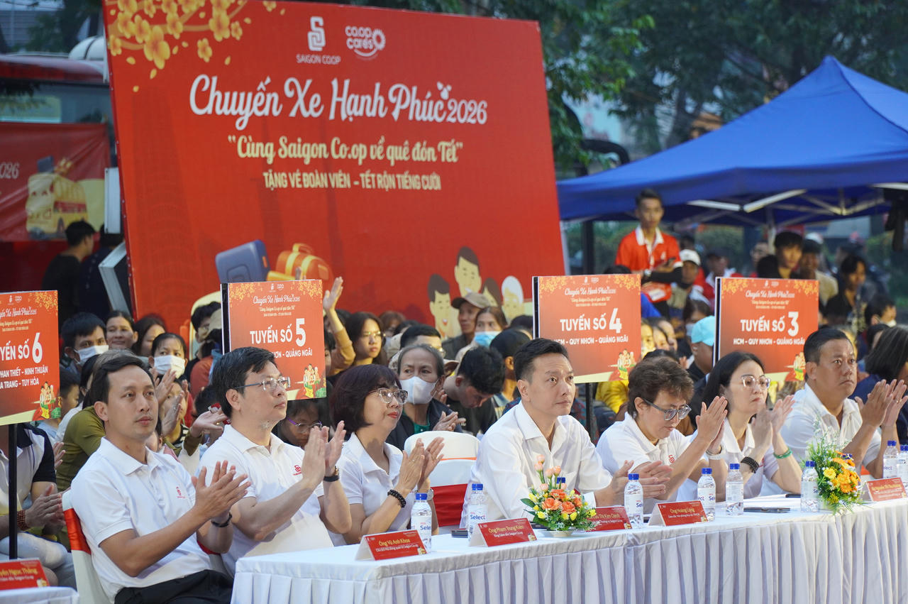 Saigon Co.op tổ chức 20 chuyến xe, đưa 900 lao động khó khăn về quê đón Tết