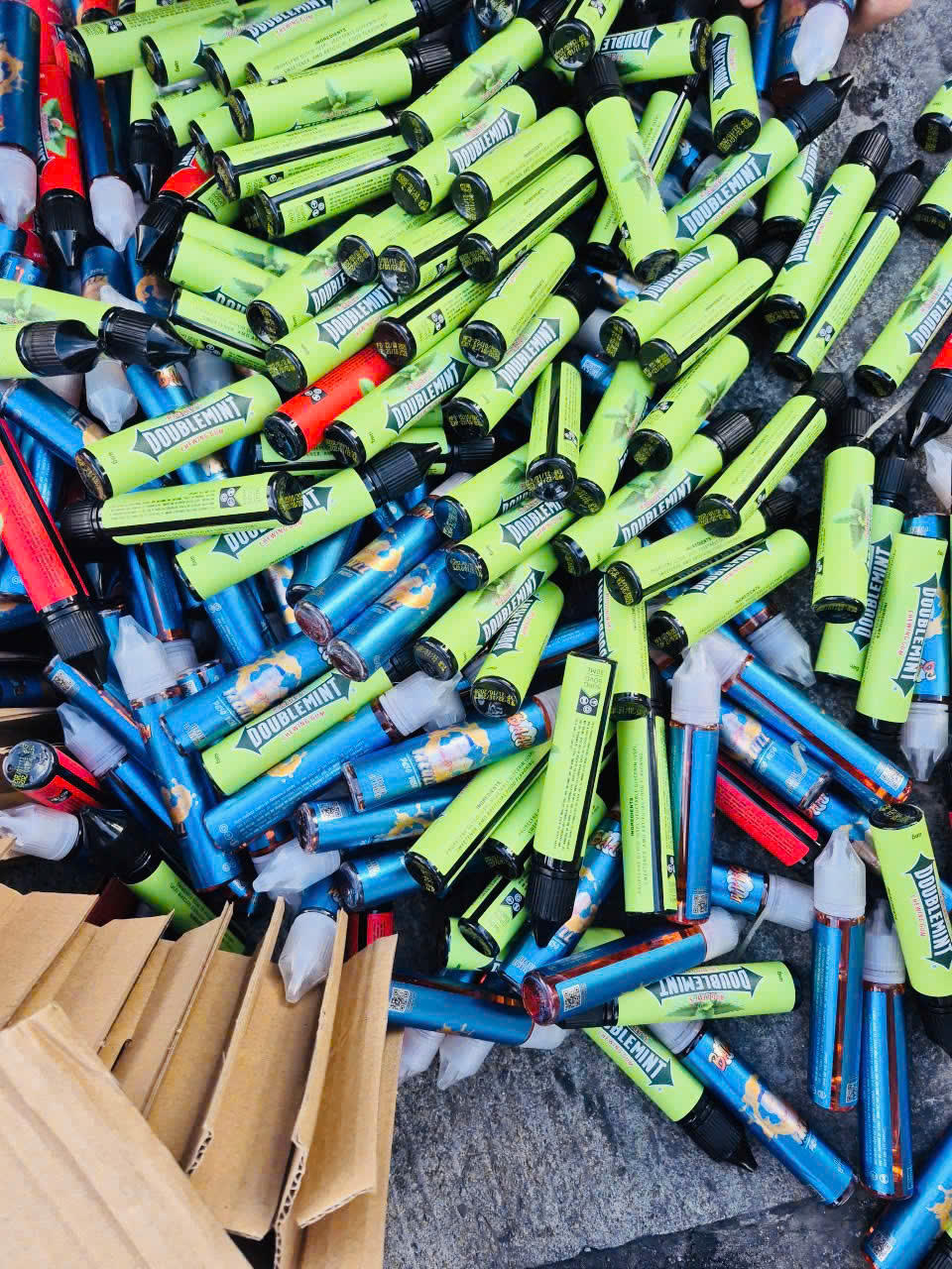 Khởi tố vụ buôn lậu hơn 9 tỷ đồng qua cửa khẩu Cha Lo, thu giữ hơn 65.000 thiết bị thuốc lá điện tử