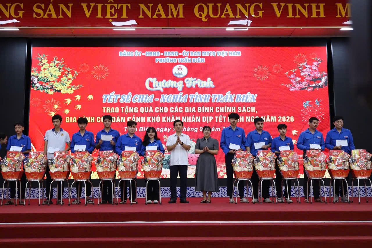 Phường Trấn Biên trao hơn 2.000 phần quà Tết đến các đối tượng chính sách, người dân có hoàn cảnh khó khăn